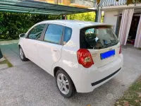 Usata Chevrolet Aveo 84 CV (61 kW) 2009 Bianco Utilitaria