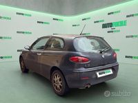 Usata Alfa Romeo 147 120 CV (88 kW) 2002 Grigio Utilitaria