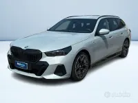 Usata BMW 520 M Sport 197 CV (144 kW) 2024 Grigio metallizzato Station wagon