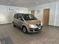 Usata Lancia Musa 77 CV (56 kW) 2007 Oro metallizzato Monovolume