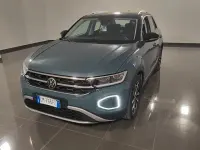 Usata VW T-Roc Style 150 CV (110 kW) 2023 Blu SUV