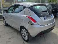 Usata Lancia Ypsilon 69 CV (50 kW) 2014 Argento Utilitaria