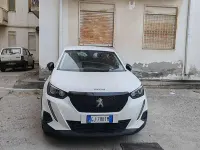 Usata Peugeot 2008 Active 102 CV (75 kW) 2022 Bianco SUV