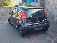 Usata Peugeot 107 Access 68 CV (50 kW) 2010 Nero Utilitaria