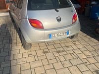 Begagnad Ford Ka 69 HK (50 kW) 2002 Grå Halvkombi