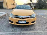 Usata Opel Tigra 69 CV (50 kW) 2005 Giallo Cabrio