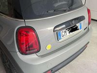 Usata Mini Cooper SE Classic 75 kW (102 CV) 2022 Grigio Utilitaria