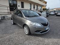 Usata Lancia Ypsilon 69 CV (50 kW) 2016 Grigio Utilitaria
