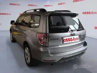 Usata Subaru Forester 147 CV (108 kW) 2010 Grigio SUV