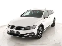 Usata VW Passat Alltrack 200 CV (147 kW) 2022 Bianco Station wagon