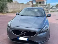Usata Volvo V40 120 CV (88 kW) 2017 Grigio Berlina
