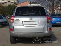 Usata Toyota RAV4 150 CV (110 kW) 2011 Grigio SUV