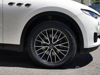 Usata Maserati Levante GranLusso 250 CV (183 kW) 2018 Bianco SUV