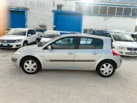 Usata Renault Mégane II Sportway 100 CV (73 kW) 2006 Argento Berlina