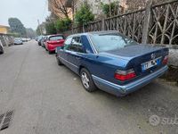 Usata Mercedes E200 1993 Blu Berlina