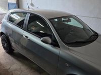 Usata Alfa Romeo 147 115 CV (84 kW) 2002 Grigio Utilitaria