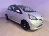 Usata Toyota Aygo Sol 72 CV (52 kW) 2006 Argento Utilitaria