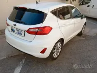 Usata Ford Fiesta Titanium 86 CV (63 kW) 2019 Bianco Utilitaria