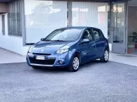 Usata Renault Clio II 75 CV (55 kW) 2010 Blu Berlina