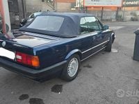 Usata BMW 318 Cabriolet 113 CV (83 kW) 1992 Blu Cabrio