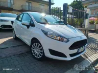 Usata Ford Fiesta 60 CV (44 kW) 2017 Bianco Utilitaria