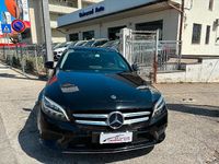 Usata Mercedes C220 194 CV (142 kW) 2018 Nero Station wagon