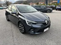 Käytetty Renault Clio V Business 90 HP (66 kW) 2022 Sininen Sedan