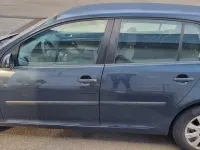 Usata VW Golf V 105 CV (77 kW) 2005 Blu Utilitaria