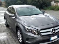 Usata Mercedes GLA180 109 CV (80 kW) 2015 Marrone SUV
