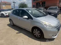 Usata Peugeot 208 Allure 92 CV (67 kW) 2014 Grigio Utilitaria