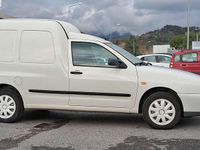 Usata VW Caddy 90 CV (66 kW) 2001 Bianco Monovolume