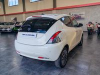 Usata Lancia Ypsilon Gold 69 CV (50 kW) 2022 Bianco Utilitaria