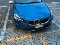 Usata Volvo V40 R-Design 120 CV (88 kW) 2019 Blu Berlina
