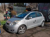 Usata Toyota Yaris Sol 90 CV (66 kW) 2011 Grigio Utilitaria