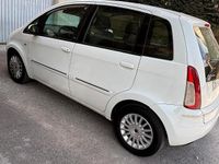Usata Lancia Musa 69 CV (50 kW) 2011 Bianco Monovolume