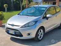 Usata Ford Fiesta 82 CV (60 kW) 2012 Grigio Coupé