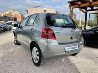 Begagnad Toyota Yaris 87 HK (63 kW) 2008 Grå Halvkombi