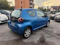 Usata Toyota Aygo Connect Style 68 CV (50 kW) 2011 Blu Utilitaria