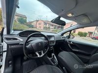 Usata Peugeot 208 Allure 82 CV (60 kW) 2015 Bianco Utilitaria