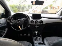 Usata Mercedes B200 Premium 136 CV (100 kW) 2012 Nero Utilitaria
