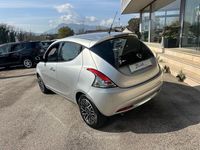 Usata Lancia Ypsilon Platinum 69 CV (50 kW) 2016 Argento Utilitaria