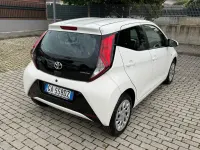 Usata Toyota Aygo Connect Style 72 CV (52 kW) 2020 Bianco Utilitaria