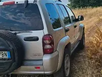 Usata Jeep Cherokee Sport 163 CV (119 kW) 2005 Grigio SUV