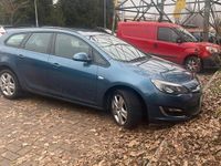 Usata Opel Astra 165 CV (121 kW) 2013 Blu Station wagon