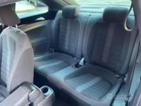 Usata VW Beetle 140 CV (102 kW) 2012 Grigio Utilitaria