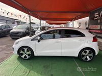 Usata Kia Rio 74 CV (54 kW) 2014 Bianco Berlina