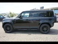 Usata Land Rover Defender SE 249 CV (183 kW) 2023 Santorini black SUV