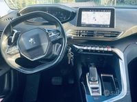 Usata Peugeot 3008 Business-Line 120 CV (88 kW) 2017 Verde SUV