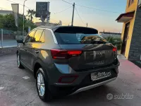 Usata VW T-Roc 150 CV (110 kW) 2023 Grigio SUV