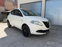 Usata Lancia Ypsilon 80 CV (58 kW) 2015 Bianco Utilitaria